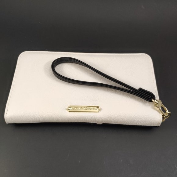 Betsey Johnson Wrist Clutch Wallet - Picture 4 of 8